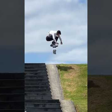 Tom Knox 🎢 HeelFlip