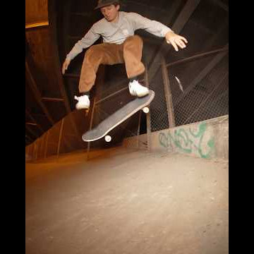 Mark Suciu missioning in the Midwest with Chris Mulhern #skateboarding