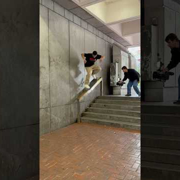 👉🏽 Lawrence Ravail hammers a hardflip nosegrind on some famous SF bricks 🧱