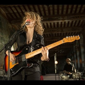 Anna Calvi "Love Of My Life" : Converse EMPTY SPACE #5