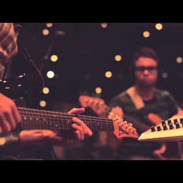 Converse Rubber Tracks: American Wolf performs "The Secret to Passing Through"