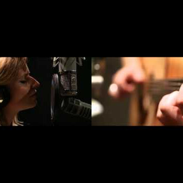 Converse Rubber Tracks - disCOVERed: Ellem covers "Blackbird"