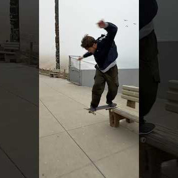 Mark Suciu cruises the Great Highway in SF 🌊