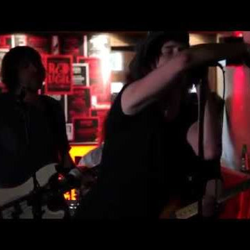 The Delta Riggs "Rah Rah Radio" - Converse Red Light Sessions