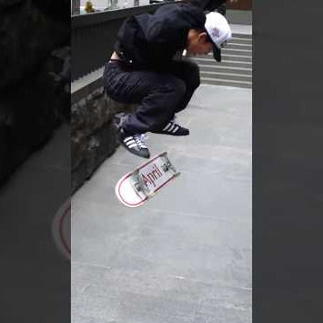 Kai Kishi - Nollie double flip