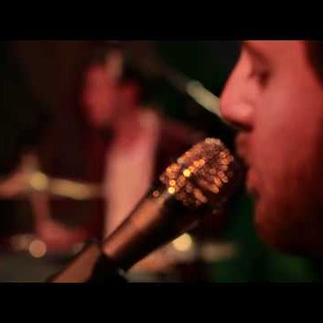 Converse Rubber Tracks - Ready, Set: Delta Spirit performs "California"