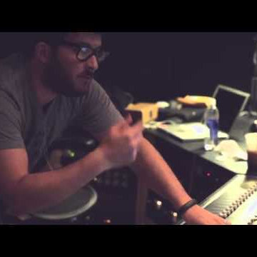 Converse Rubber Tracks: Smokey Robotics records "Barefoot"
