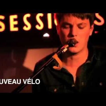 Nouveau Vélo “House” - Converse Red Light Session
