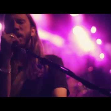 Is Tropical "Leave The Party" : Converse Make Noise