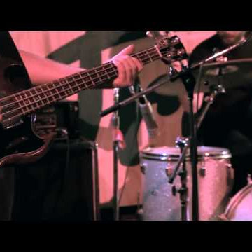 Converse Rubber Tracks: Ready, Set - Quest For Fire performs "Confusion's Home"