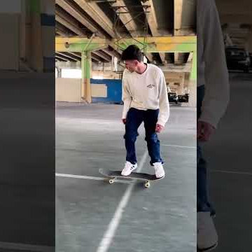 Switch Flip Bs Noseblunt by Franky Spears