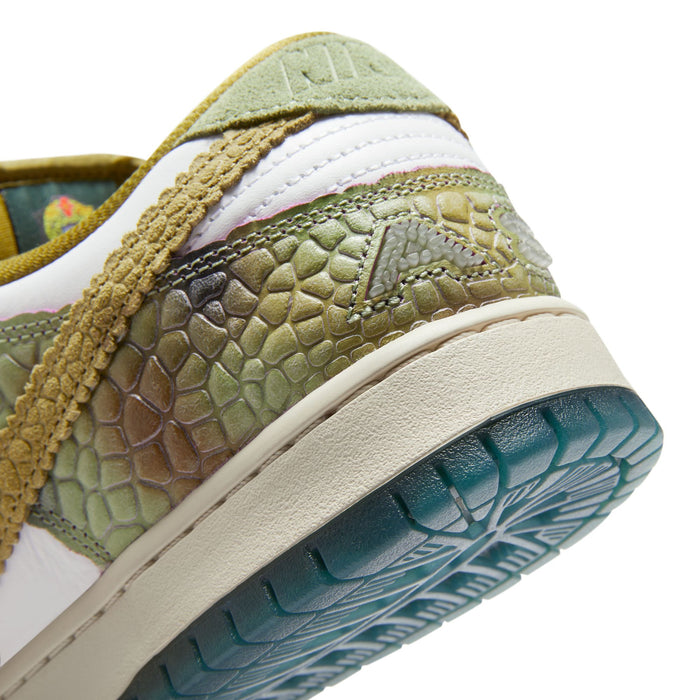 Dunk Low Pro Chameleon (Alexis Sablone)