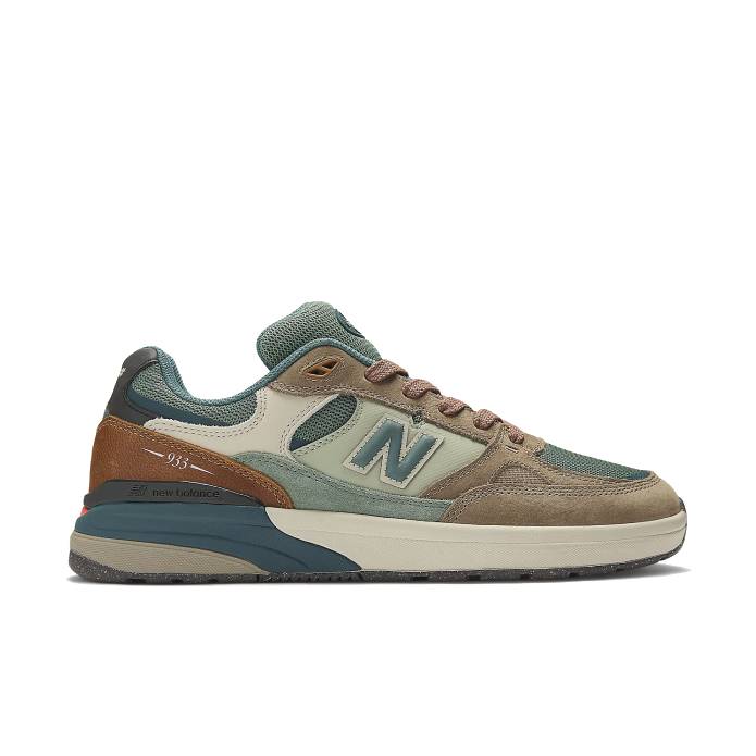 Andrew Reynolds 933 (Mushroom / New Spruce)