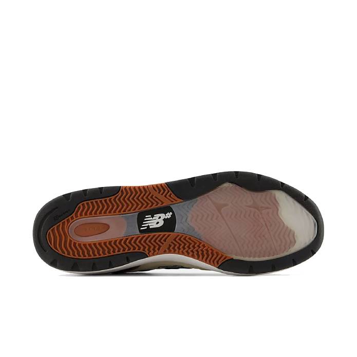 Andrew Reynolds 933 (Quicksand/Sea Salt)